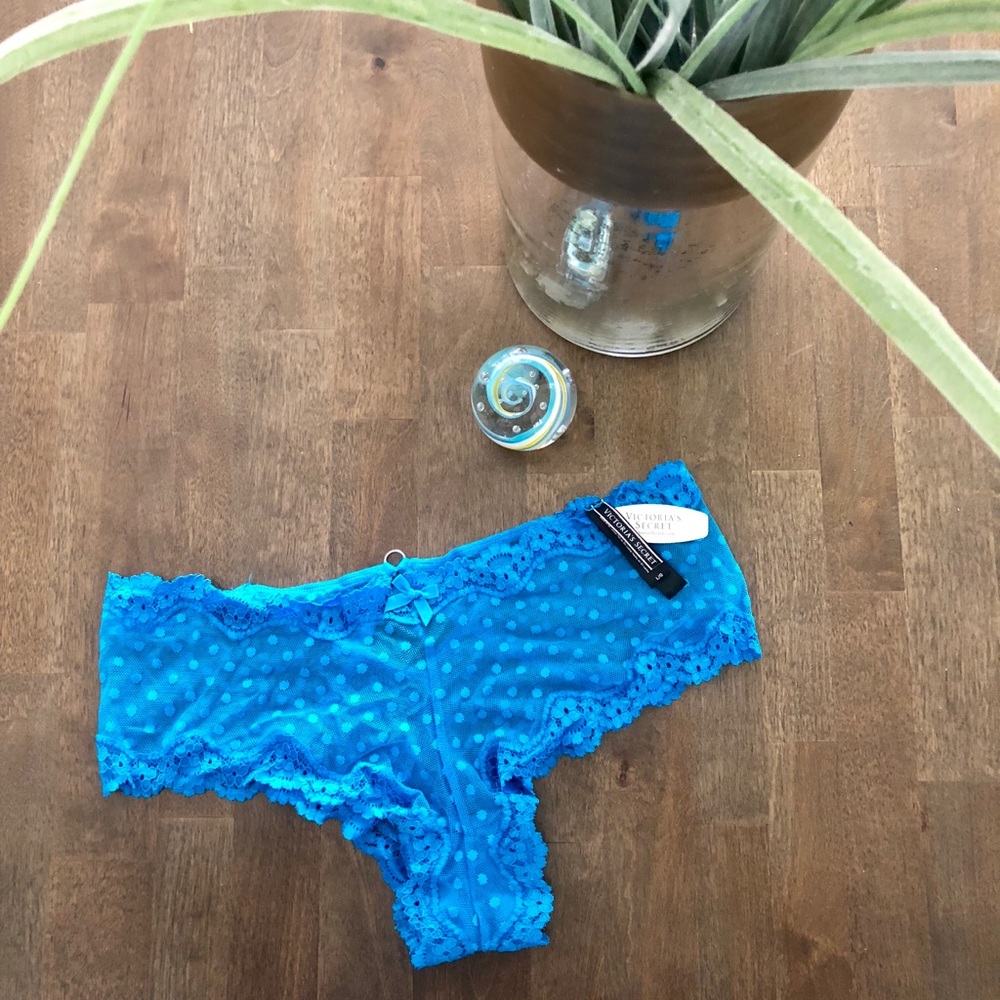 Victoria’s secret Cheekie panties 💕